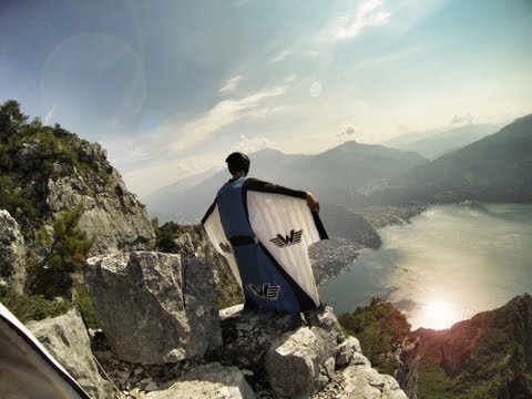 Crazy Wingsuit Flight -- Man Lands on Water Without Parachute (WORLD'S FIRST) Crazy Wingsuit Flight -- Man Lands on Water Without Parachute (WORLD'S FIRST) klip izle