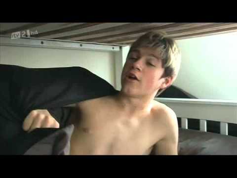 Harry Styles shirtless on Veengle