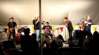 Watch Brave Combo Hernandos Hideaway video