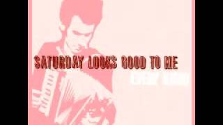 Watch Saturday Looks Good To Me The Girls Distracted video