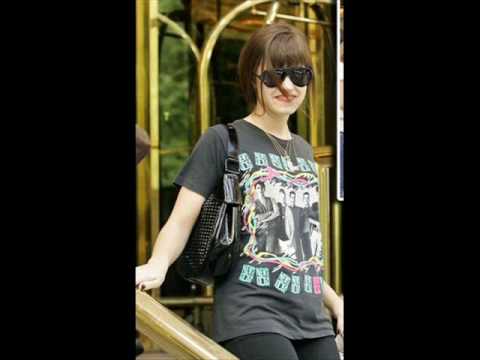 CELEBRITES WITHOUT MAKEUP demi lovato no makeup. CELEBRITES WITHOUT MAKEUP