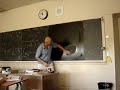 معلم رياضيات يجذب اكثر من 7 ملايين مشاهد برسمة دائره