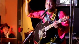 Guitaro 5000 covers No Diggity by Black Street *LIVE* at party (lyrics)