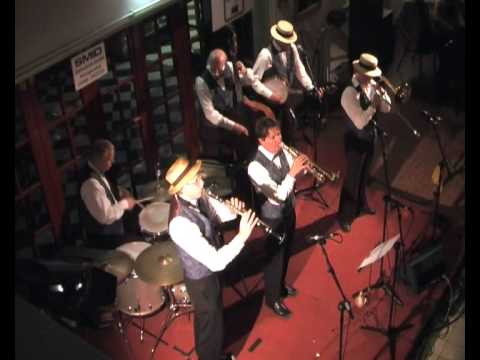 Slidin' Selena - trombone Michel Muller - trumpet Original Dixieland. Slidin' Selena - trombone Michel Muller - trumpet Original Dixieland.