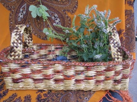 Плетение из газетных трубочек саржевое плетение Плетение из газетных трубочек саржевое плетение