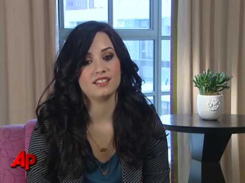 Demi Ditches the Jonas Brothers