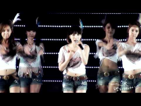 2011 GIRLS GENERATION TOUR in Seoul - Into the new world (Full ver.)