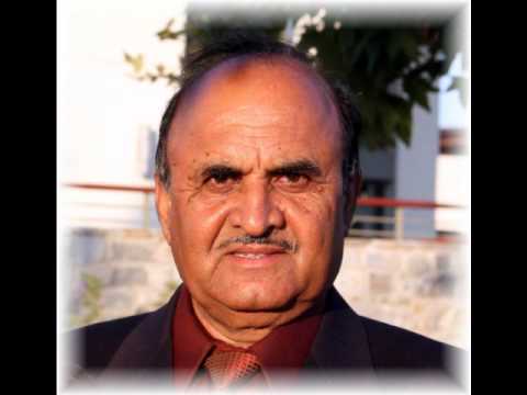 Arjun Nankani sings Hamein to loot liya mil ke husn walon ne...