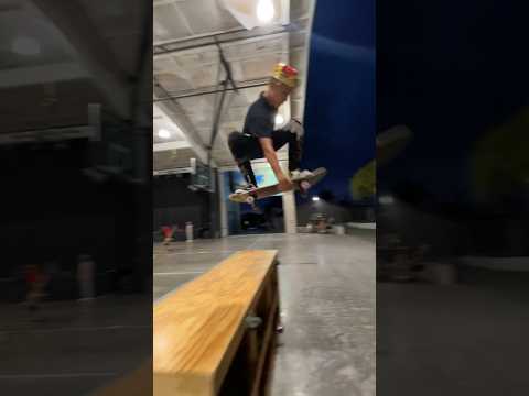 Kids having fun in Hawaii skating oc ramps‼️ #skateclipsdaily #skateboarding #miniramp #skate