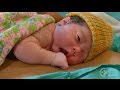 Breastfeeding in the First Hours After Birth (Malay) - Breastfeeding Series
