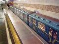 Видео Metro Kijev - Stanice Poznjaky souprava 81-71.717