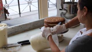 Magnolia Bakery - Frosting A Cake Magnolia Bakery - Frosting A Cake