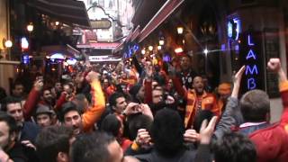 Kapalı Tribünde! Nevizade'de Beşiktaş'a Tezahürat