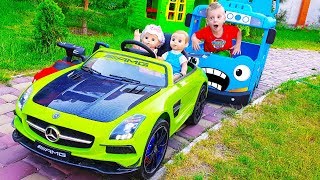 Max and Dolls Driving Cars