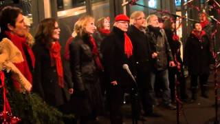 Watch David Phelps Hark The Herald video