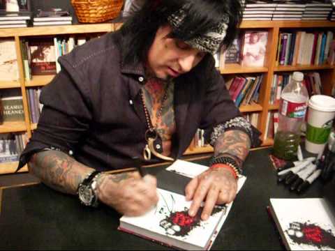 nikki sixx signing books