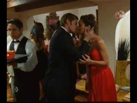 VIDEOS DE LOS MEJORES BESOS DE DIEGO Y ROBERTA videos de los mejores besos de diego y roberta: