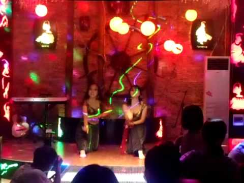 Aaja nachle & Badi mushkil baba