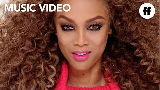 Watch Tyra Banks Be A Star video