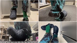 Crocs Shoeplay With Mismatch Socks