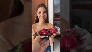 Ela Quer Todos Os Morangos Do Amor