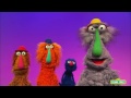 Sesame Street: Grover Finds the Tallest Monster