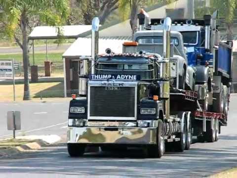 V8+Mack+Superliner Mack V8 SuperLiner Valueliner Titan Mack Muster Gatton 2011 - YouTube