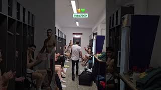 Γιανακοπουλος - Κανει Εισοδο Στα Αποδυτηρια