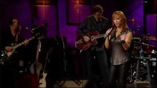 Watch Reba McEntire Eight Crazy Hours story Of Love video