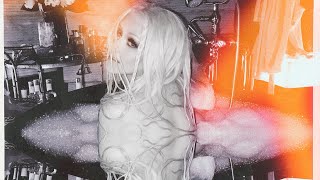 Watch Christina Aguilera Desnudate video