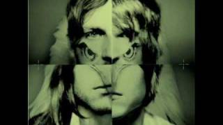 Watch Kings Of Leon Be Somebody video