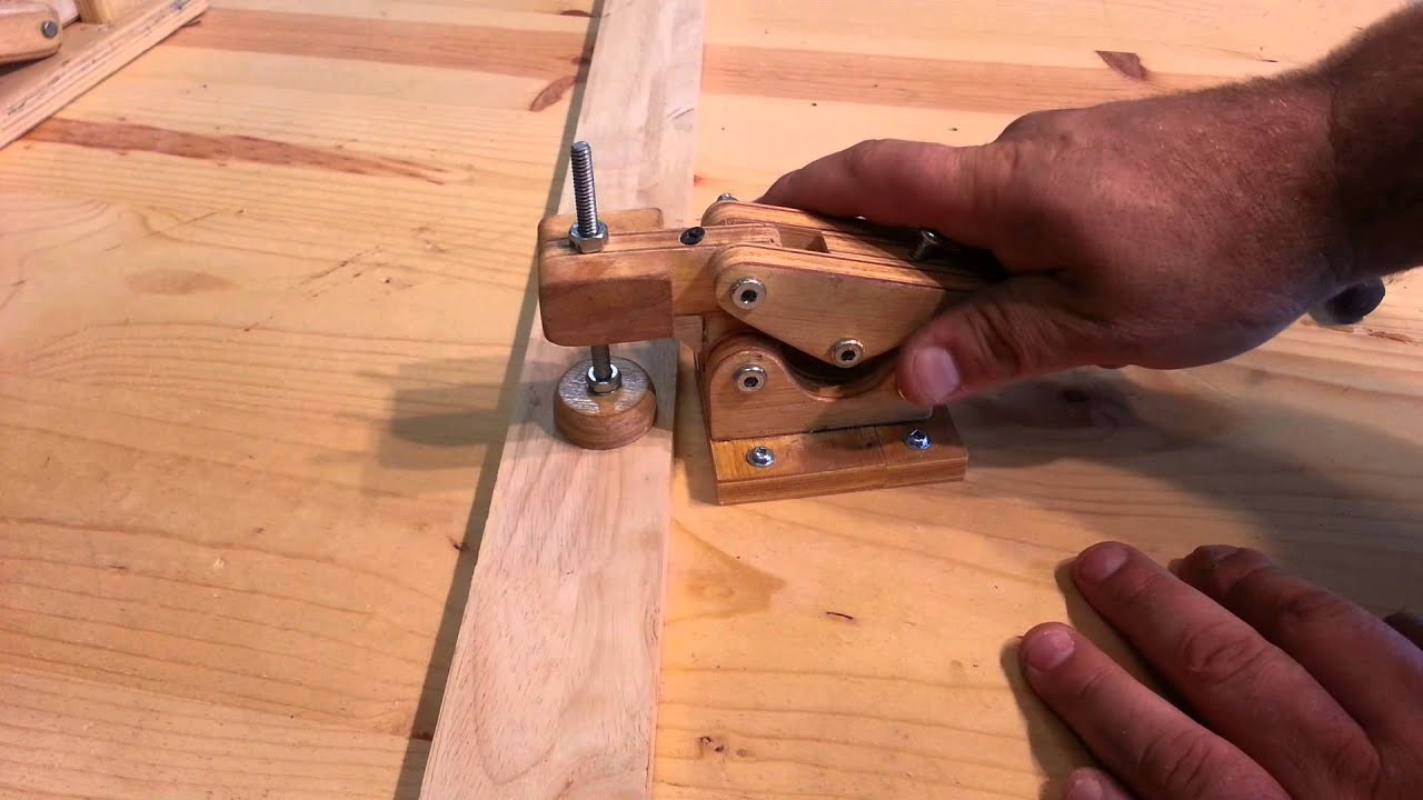 Woodworking - homemade "hold down toggle clamps" - YouTube