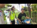 Download Polisi Dimana-mana, pria Ini Kebingungan Mau Kabur Kemana - 86 Polisi Dimana-mana, pria Ini Kebingungan Mau Kabur Kemana - 86