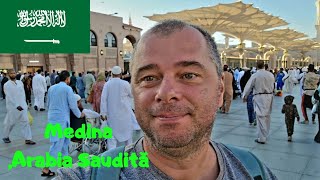 Printre 2 000 000 De Oameni La Sărbătoarea Eid Al-Fitr În Moscheea Profetului Din Medina