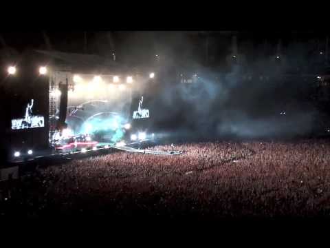 Depeche Mode - Berlin 2009 - 136000 HANDS IN THE AIR ! - Never let me down again HD