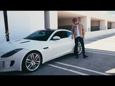 Photo of Tom Odell  - car
