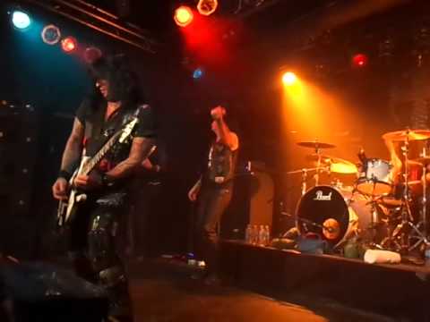 Quiet Riot - Mama were all Crazee Now