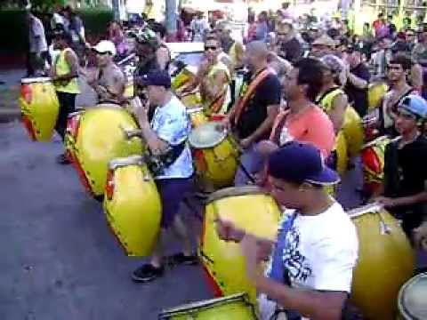 Elumbé ensayando para el Desfile de Llamadas 2012