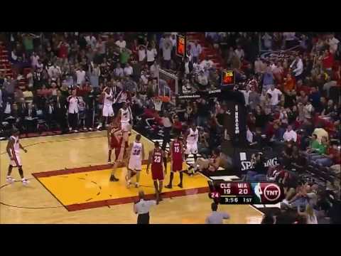 tinyurl.com Dwyane Wade DEMOLISH Anderson Varejao with a SICK DUNK [11.12.09] Dwyane Wade Dunk of the Year? Dwyane Wade shows his home crowd how he is one