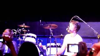 Watch Hanson Rain video