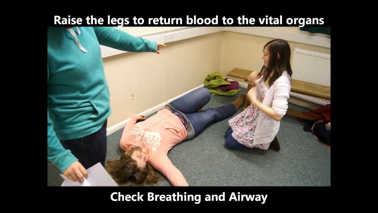 First aid for fainting and unconsciousness quizlet