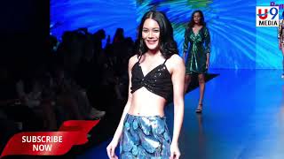 Akanksha Puri At Bombay Fashion Week Beautiful Girls Walking Trending