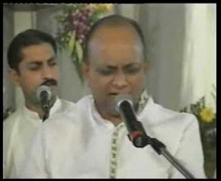 VINOD AGARWAL singing BHAJAN 2 of 2