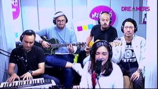 Ecoutez - Maafkan LIVE at FRIDAYKUSTIK