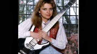 Watch Suzi Quatro Wake Up Little Susie video