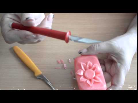 Как вырезать розу из мыла видео