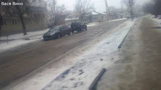 Видео Оттепель гололёд Прогулка по городу Бендеры улицы Ткаченко Гагарина Январь 2019 от Вася Вино, улица Ткаченко, Бендеры, Молдавия