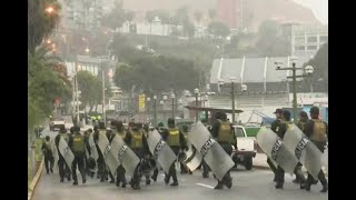 Chorrillos Pescadores Se Enfrentan A Policías Por Muelle