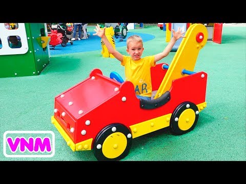 Công viên giải trí khổng lồ dành cho trẻ em Vlad và Nikita vui chơi