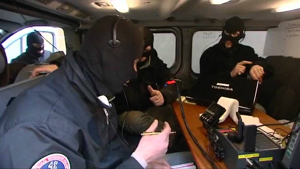 Prise d'otage exercice CGSU police belge - YouTube